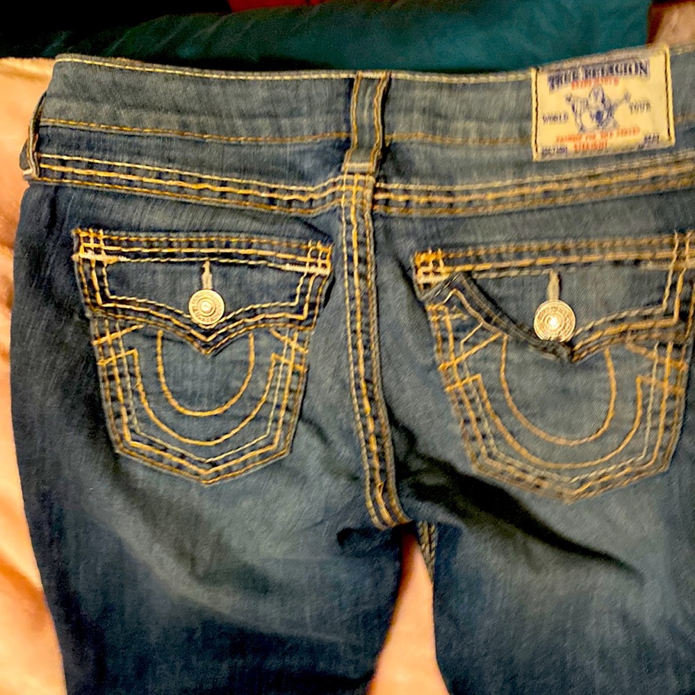 Cute pair of true religion bootcut jeans